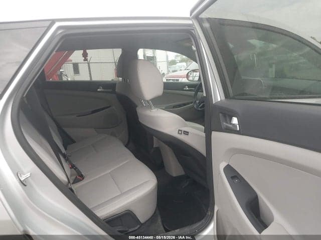 2019 HYUNDAI TUCSON SE 8
