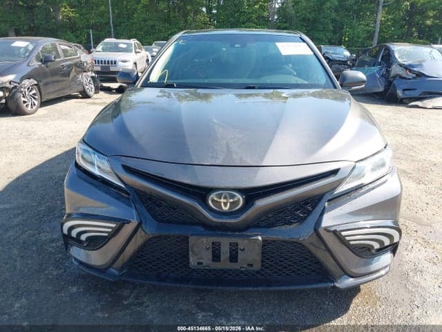 2018 TOYOTA CAMRY SE 12