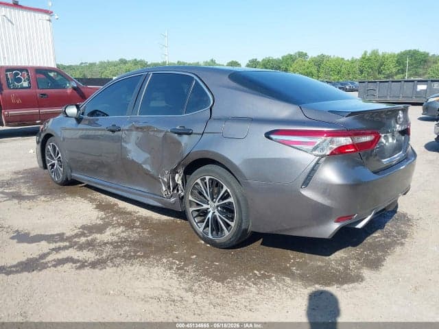 2018 TOYOTA CAMRY SE 3