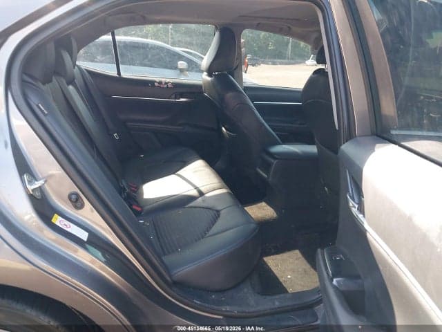 2018 TOYOTA CAMRY SE 8