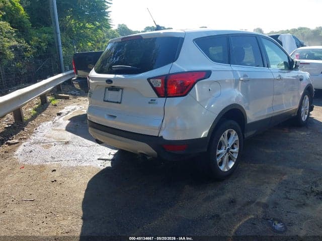 2019 FORD ESCAPE SE 4