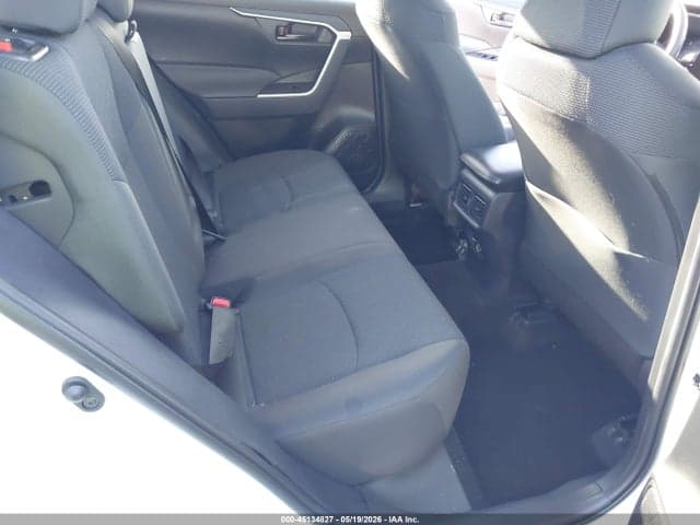 2024 TOYOTA RAV4 LE 8