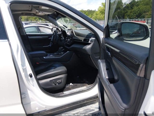 2021 TOYOTA HIGHLANDER LIMITED 5
