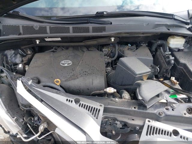 2020 TOYOTA SIENNA XLE 10