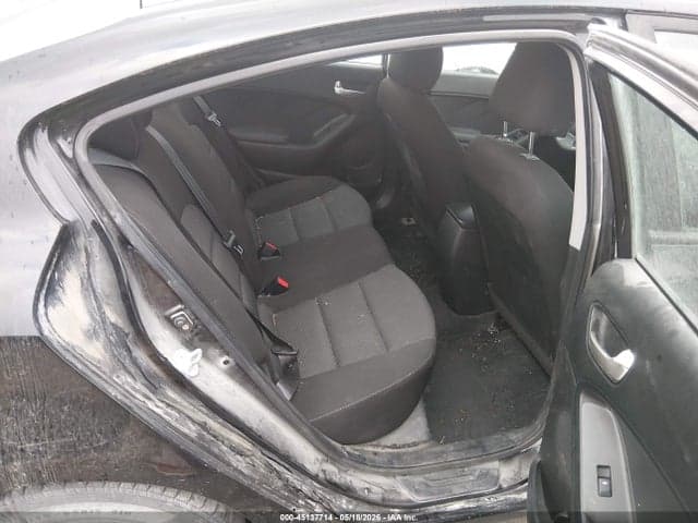 2017 KIA FORTE LX 8