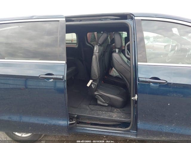 2025 CHRYSLER PACIFICA SELECT 8