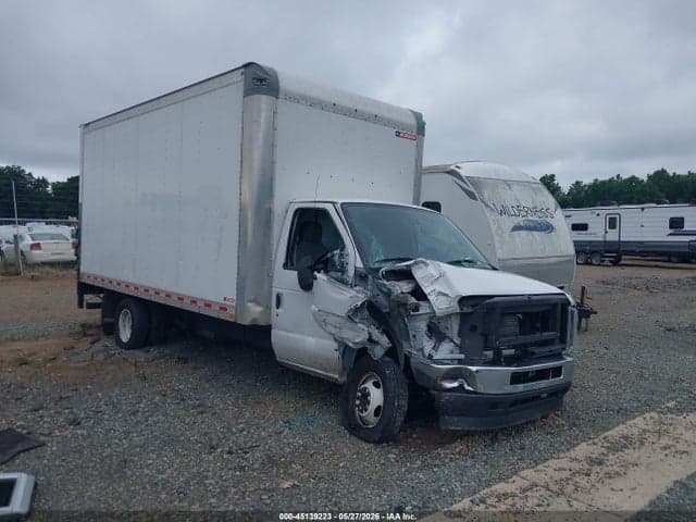 2022 FORD E-450 CUTAWAY 1