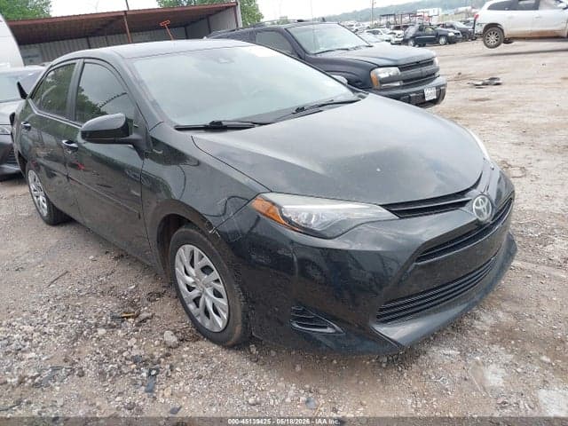 2017 TOYOTA COROLLA LE 1