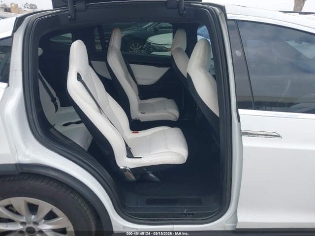 2020 TESLA MODEL X 8