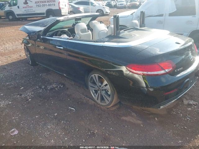2017 MERCEDES-BENZ C 300 3