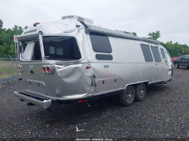 2025 AIRSTREAM POTTERY 4