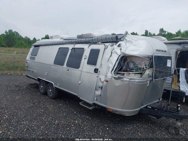2025 AIRSTREAM POTTERY 6