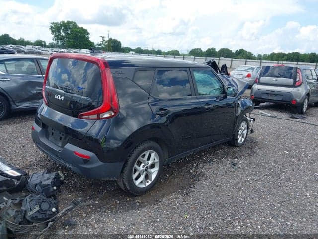 2022 KIA SOUL LX 4