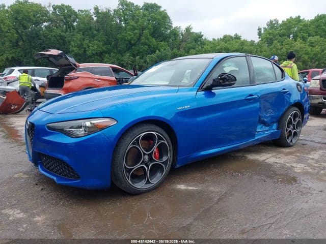 2022 ALFA ROMEO GIULIA VELOCE AWD 2