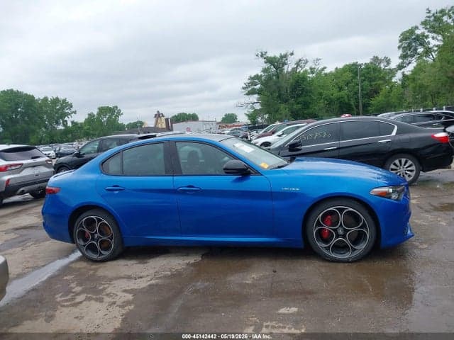 2022 ALFA ROMEO GIULIA VELOCE AWD 13