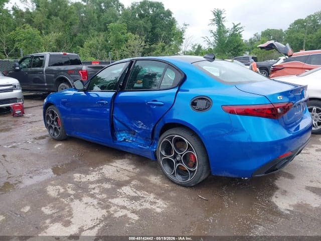 2022 ALFA ROMEO GIULIA VELOCE AWD 3
