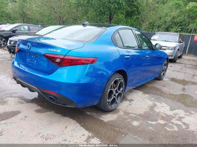 2022 ALFA ROMEO GIULIA VELOCE AWD 4
