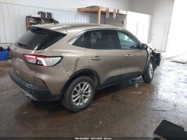 2021 FORD ESCAPE SE 4