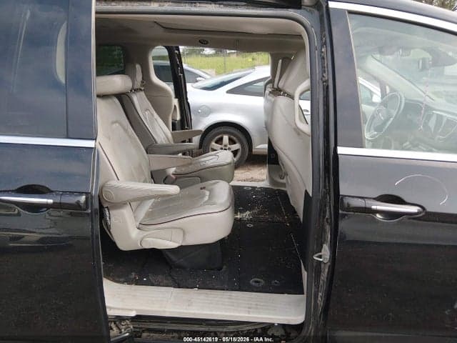 2020 CHRYSLER PACIFICA LIMITED 8