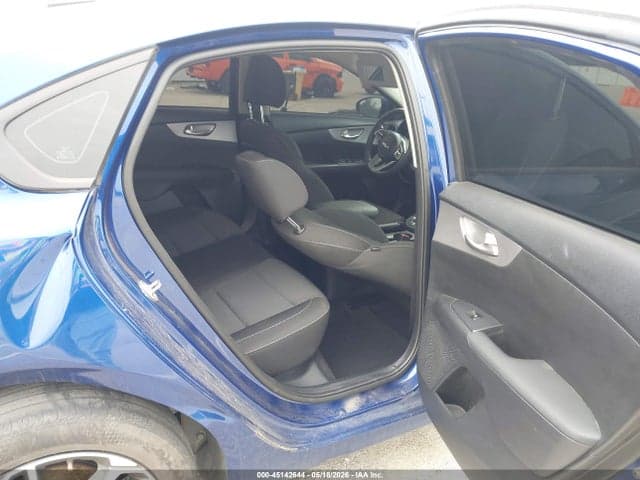 2023 KIA FORTE LXS 8