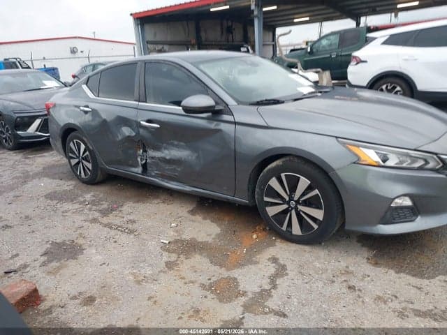 2021 NISSAN ALTIMA SV FWD 6