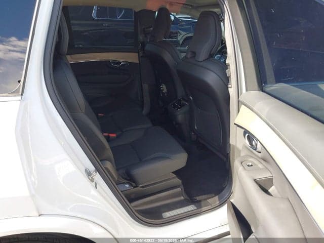 2025 VOLVO XC90 B6 PLUS 7-SEATER 8