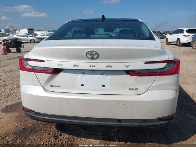 2026 TOYOTA CAMRY XLE 15