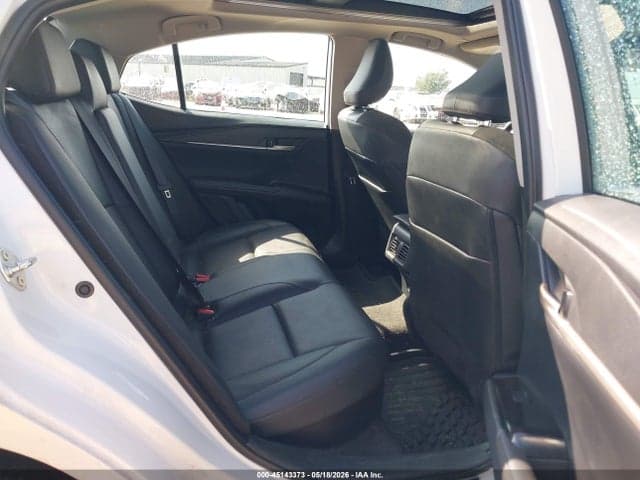 2026 TOYOTA CAMRY XLE 8