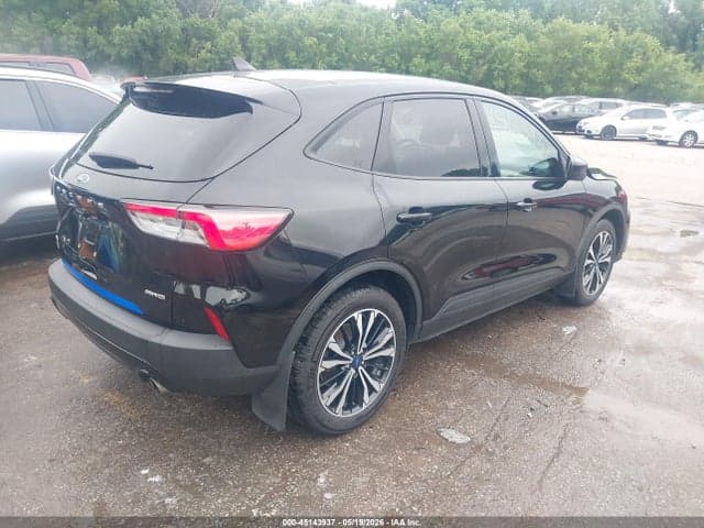 2021 FORD ESCAPE SE 4