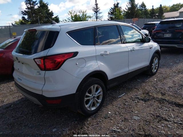 2019 FORD ESCAPE SE 4