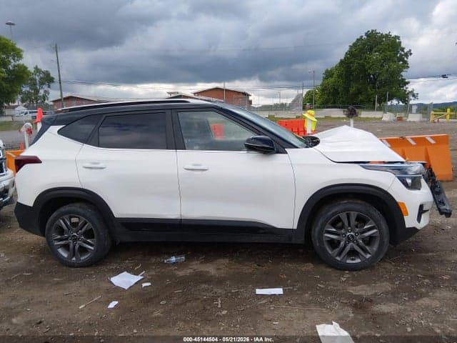 2021 KIA SELTOS S 14