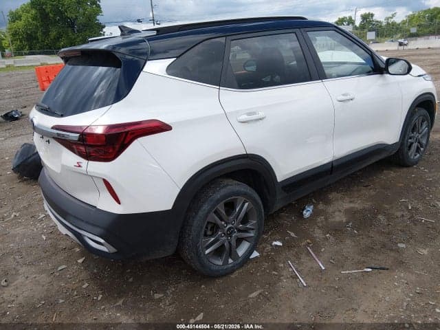 2021 KIA SELTOS S 4