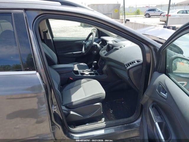 2017 FORD ESCAPE SE 5