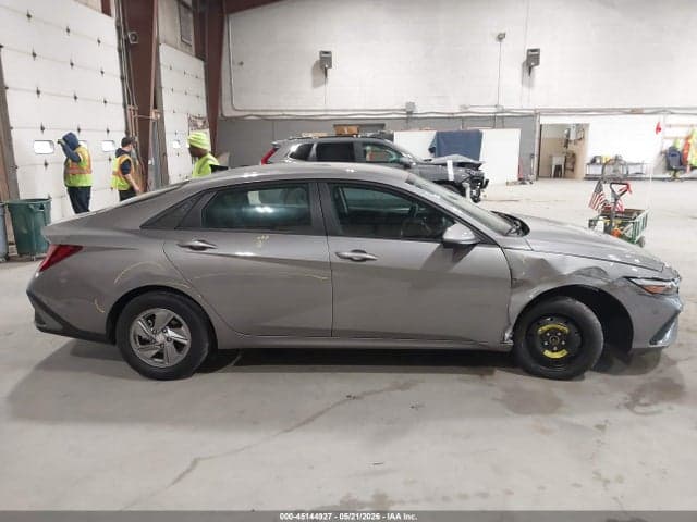 2024 HYUNDAI ELANTRA SE 13