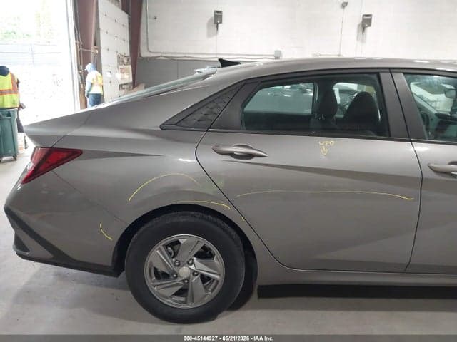2024 HYUNDAI ELANTRA SE 17