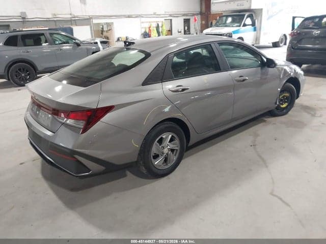 2024 HYUNDAI ELANTRA SE 4