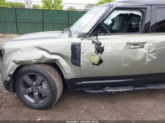 2025 LAND ROVER DEFENDER 6