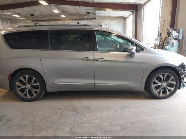 2018 CHRYSLER PACIFICA LIMITED 13