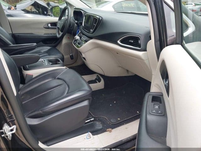 2023 CHRYSLER PACIFICA TOURING L 5