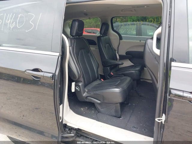 2023 CHRYSLER PACIFICA TOURING L 8