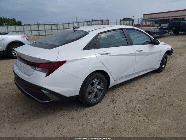 2025 HYUNDAI ELANTRA SE 4