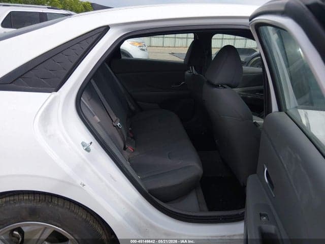 2025 HYUNDAI ELANTRA SE 8