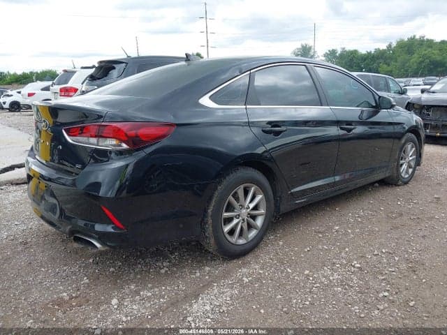 2018 HYUNDAI SONATA SE 4