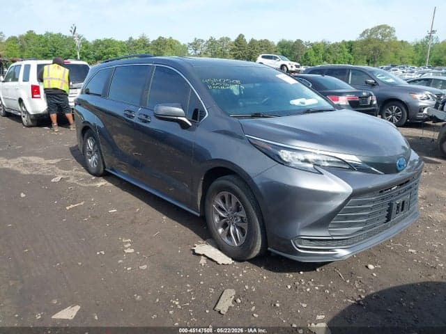 2025 TOYOTA SIENNA LE - 1