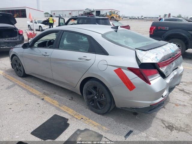 2021 HYUNDAI ELANTRA SEL 3