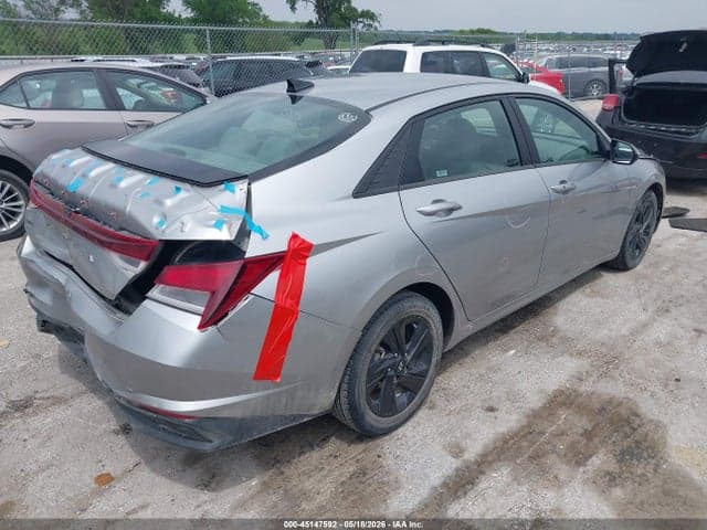 2021 HYUNDAI ELANTRA SEL 4