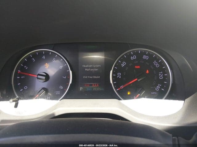 2019 TOYOTA RAV4 LE 7