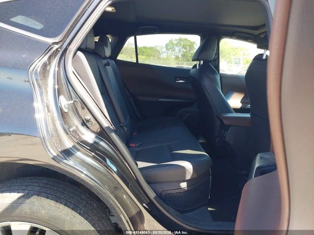 2021 TOYOTA VENZA LIMITED 8