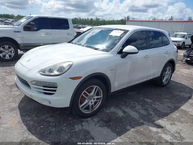 2013 PORSCHE CAYENNE DIESEL 2