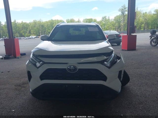 2022 TOYOTA RAV4 XLE 12
